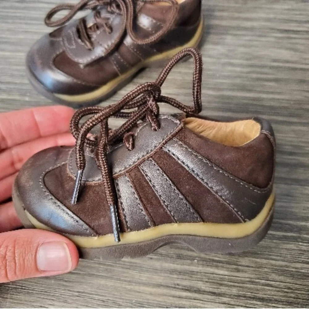 Stride Rite Baby Toddler Size 4 Brown Leather First Walker Tie Shoes
